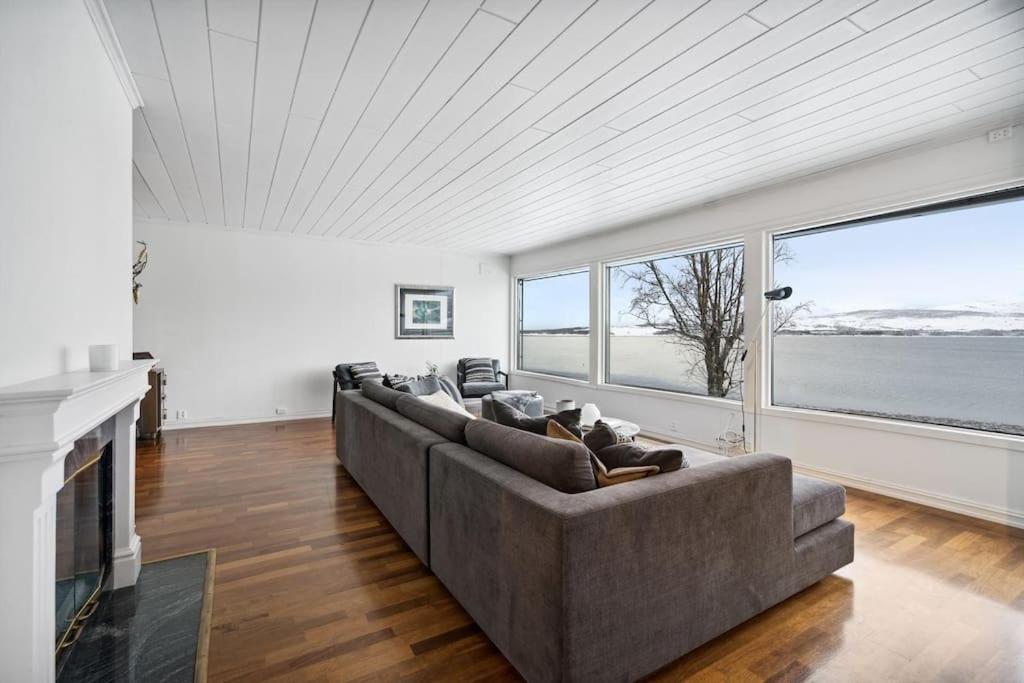 Hus Med Egen Strandlinje Тромсё Экстерьер фото
