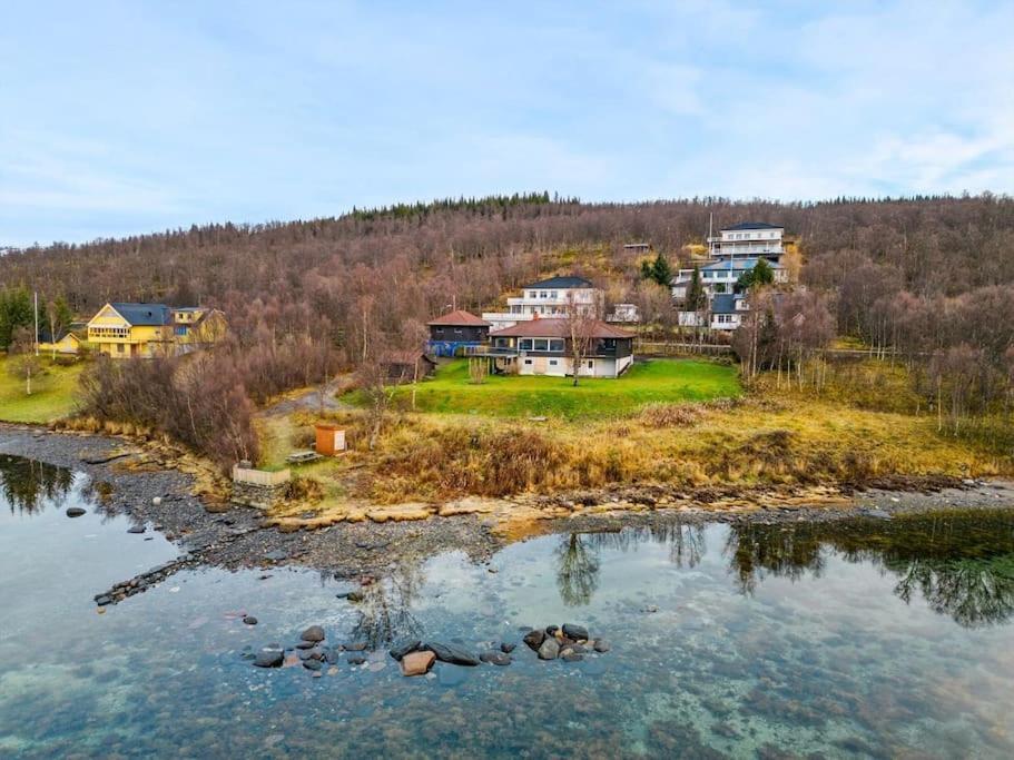 Hus Med Egen Strandlinje Тромсё Экстерьер фото