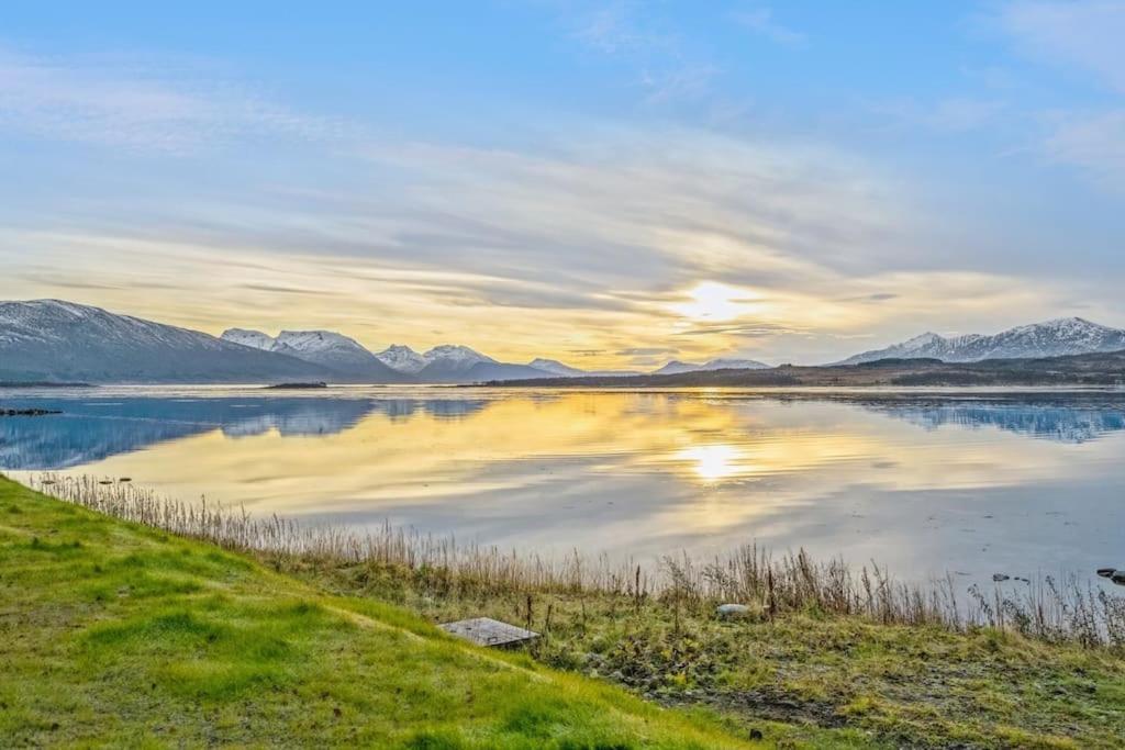 Hus Med Egen Strandlinje Тромсё Экстерьер фото